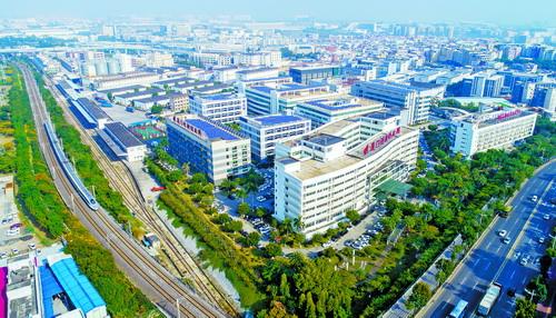 廈門火炬高新區(qū)：人工智能從“多枝繁茂”到“規(guī)?；R放”