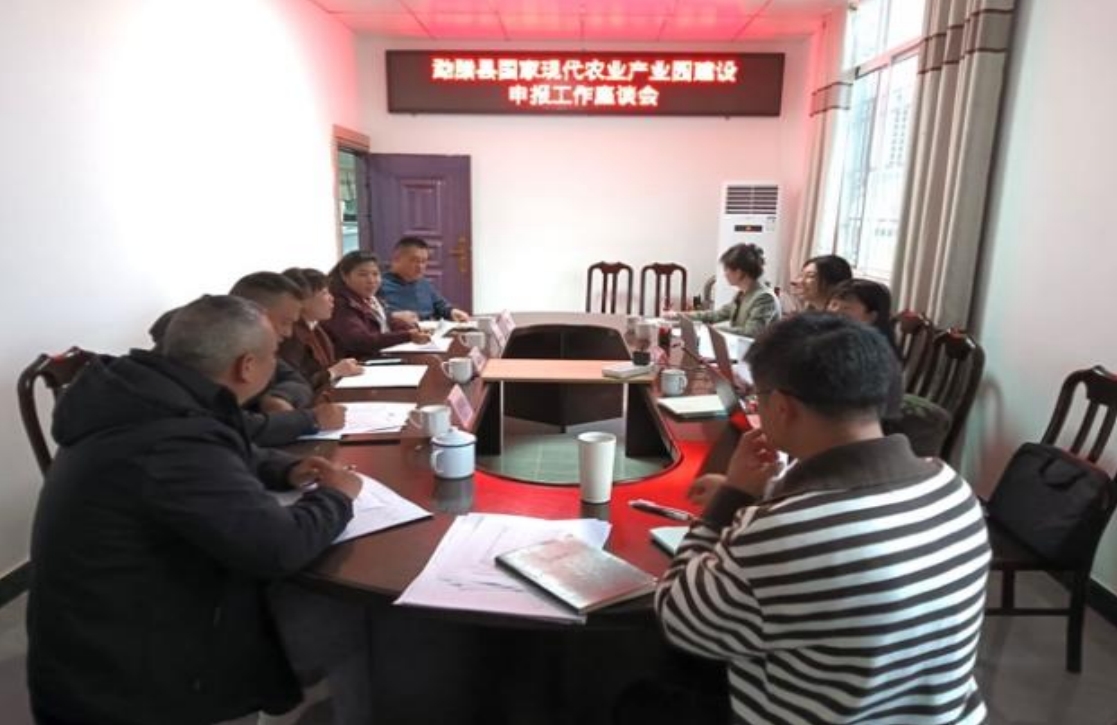 我院團(tuán)隊走入“中國天然橡膠第一縣”，與勐臘共赴國家現(xiàn)代農(nóng)業(yè)產(chǎn)業(yè)園建設(shè)之